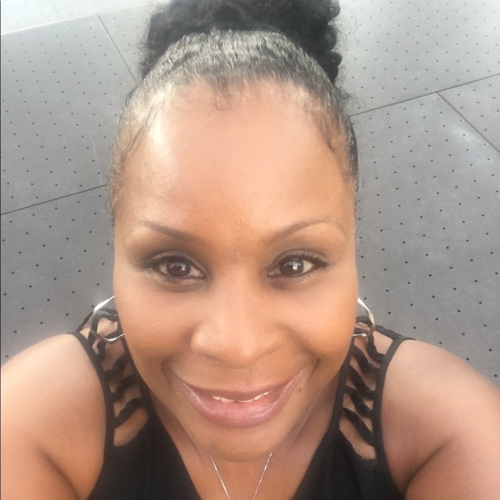 Meet your Posher, Denise